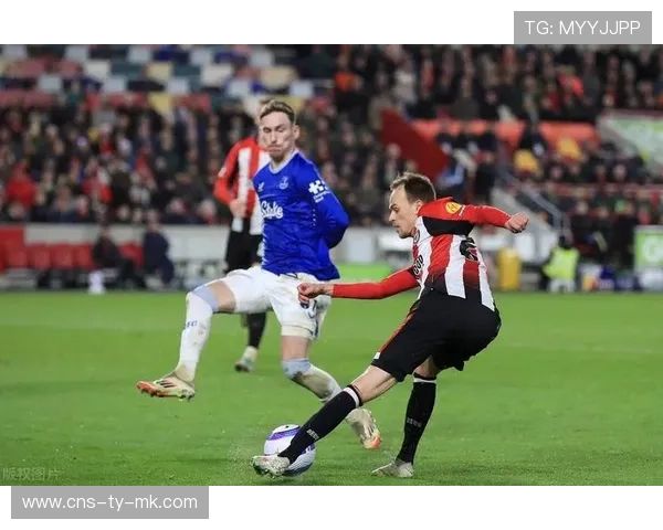 维拉主场负十人布伦特福德，争冠梯队暴露稳定性短板