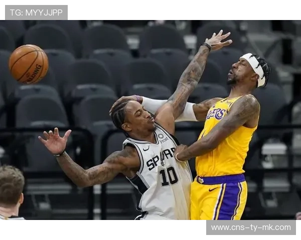 灰熊后卫考德威尔-波普将接受右手小指复位手术，归期未定